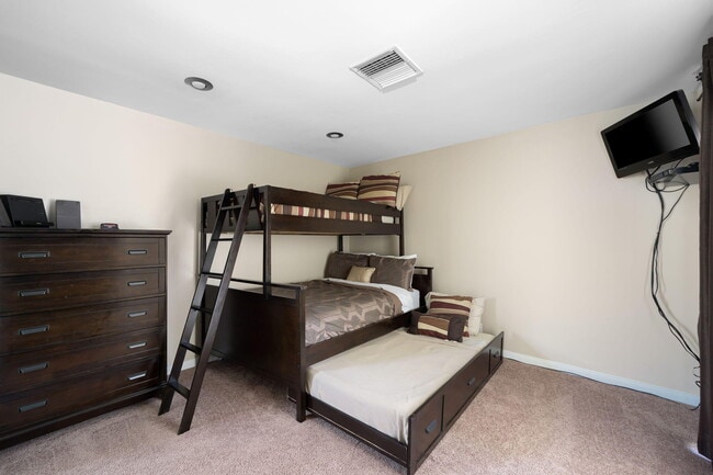 Building Photo - 72511 Theodora Ln