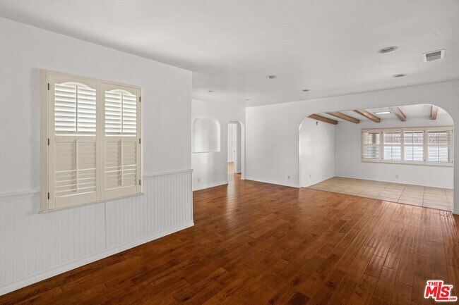 Building Photo - 5227 Etheldo Ave