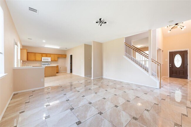 Building Photo - 1613 Darjeeling Dr