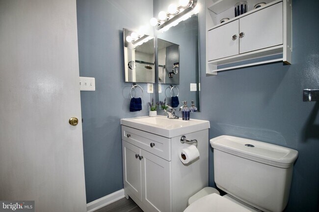 Building Photo - 6033 Curtier Dr