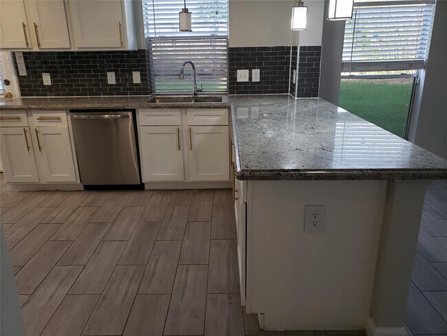 Building Photo - 7431 Colony Bend Ln