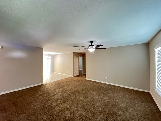 Building Photo - 3 BD/2BA Home in Beautiful Ocala!!!