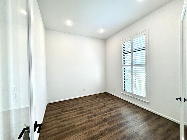 Building Photo - 29631 Mahogany View Ln
