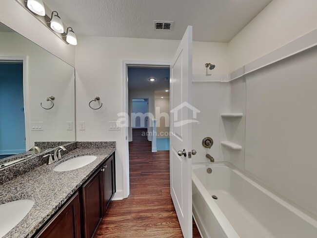 Building Photo - 1336 Mount Logan Dr