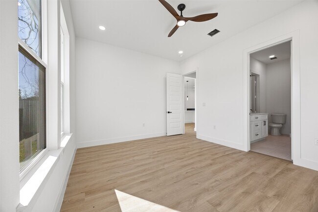 Building Photo - 615 Lettie St