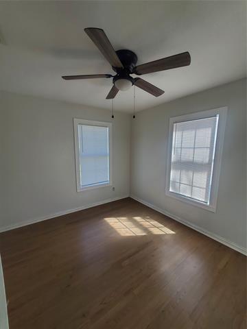 Building Photo - 516 W Beach St