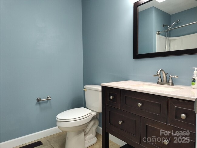 Building Photo - 303 Cedarwood Ln