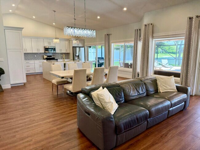 Building Photo - 20725 Waters Edge Ct