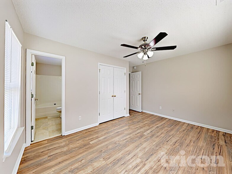 Building Photo - 4626 Falcon Chase Dr SW
