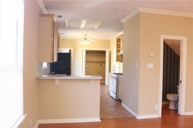 Building Photo - 8408 Siskin Cove