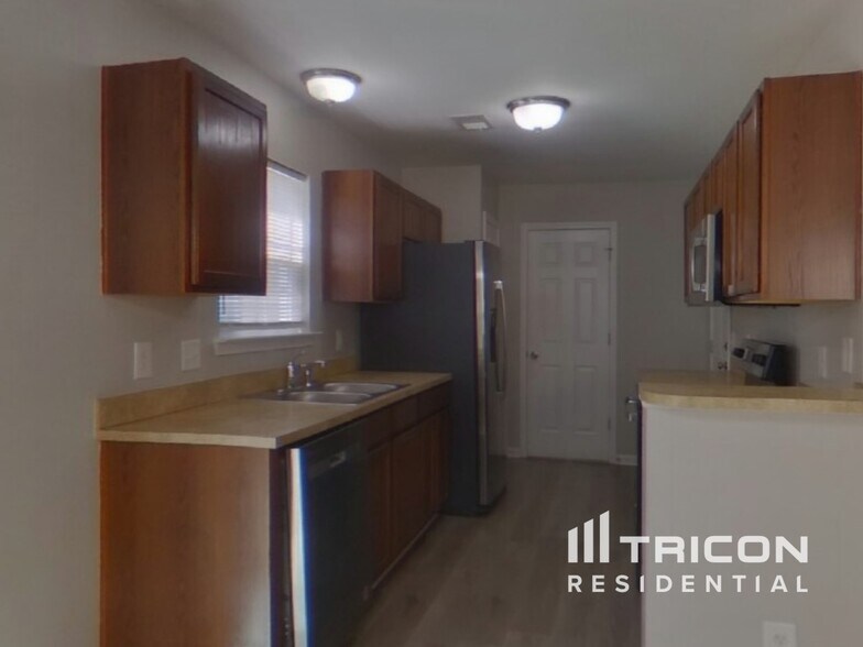 Building Photo - 258 Drooping Leaf Ln