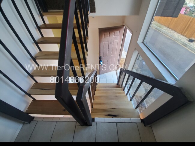 Building Photo - This property offers a NO DEPOSIT option a...