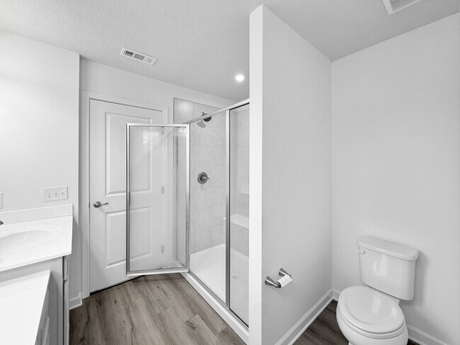 Building Photo - Pet-Friendly 3 Bedroom, 2.5 Bath Home for Rent in Cuyahoga Falls – Spacious & Charming!