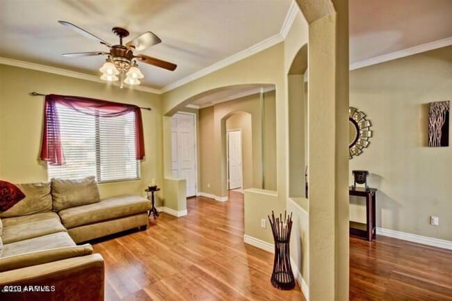 Building Photo - Beautiful 4 bedroom, 2 bath in Redwood Estates