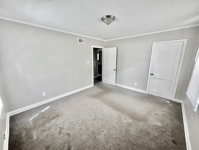 Building Photo - 3452 Dunn Ave
