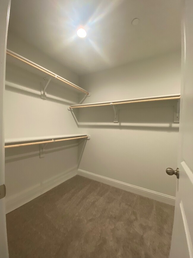 Master Bed Walk-in Closet - 5509 Crosby Dr