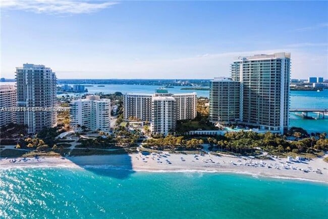 Building Photo - 10275 Collins Ave
