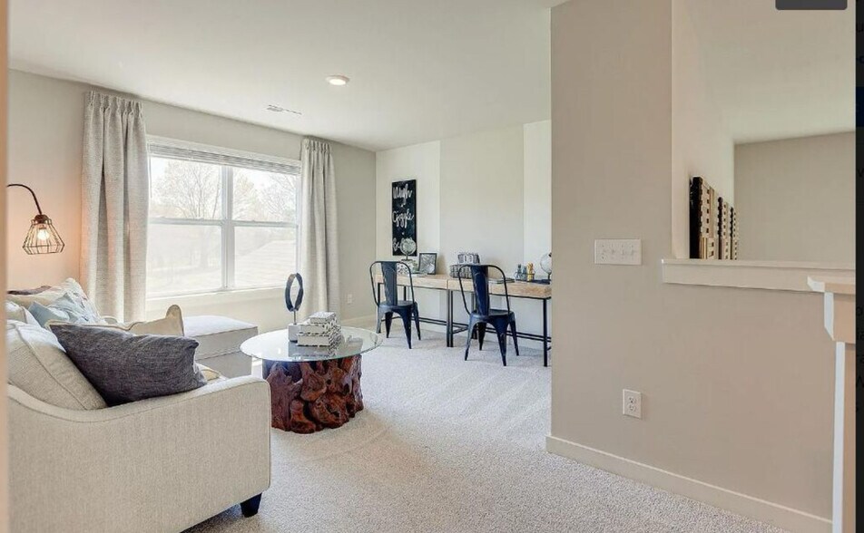 Building Photo - 2428 Williams Ridge Dr