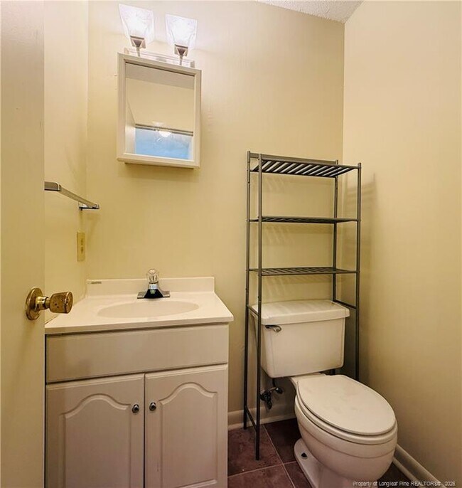 Building Photo - 129 Deerfield Dr