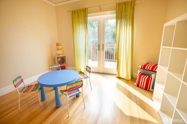 Building Photo - 3627 Scott St