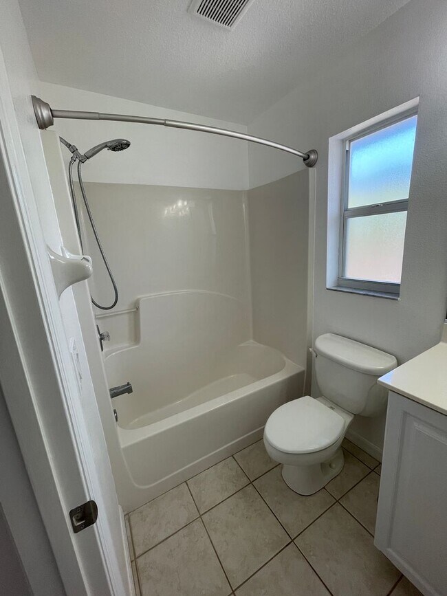 Building Photo - 3BR/2BA Home + 2-Car Garage – $500 Move-In...