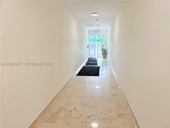 Building Photo - 3725 S Ocean Dr
