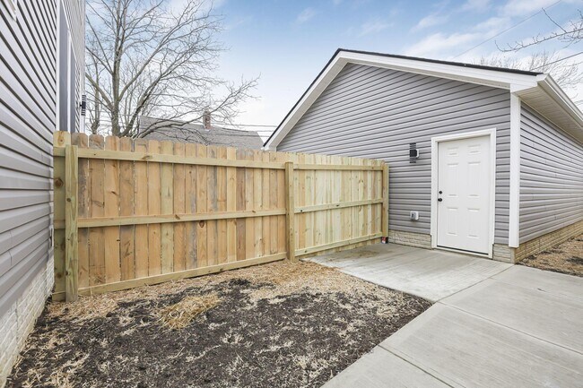 Building Photo - 961 Heyl Ave