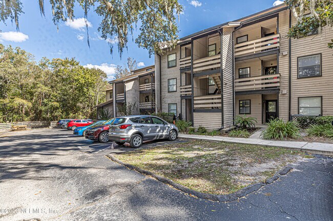 Building Photo - 1604 Arcadia Dr