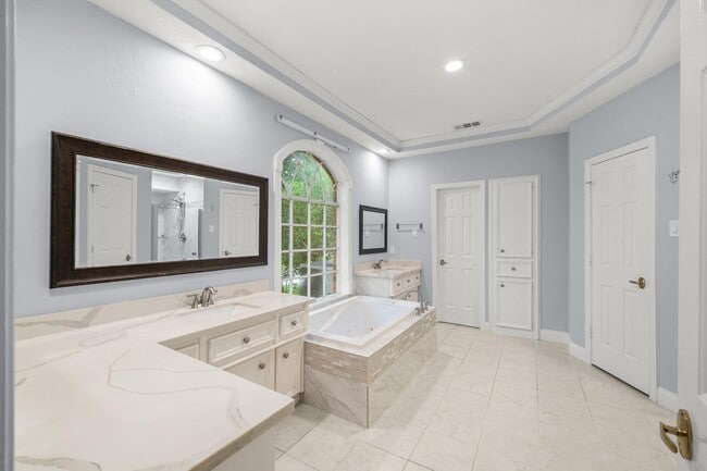 Building Photo - 3622 Springhill Ln