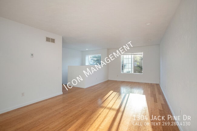 Building Photo - 1304 Jack Pine Way