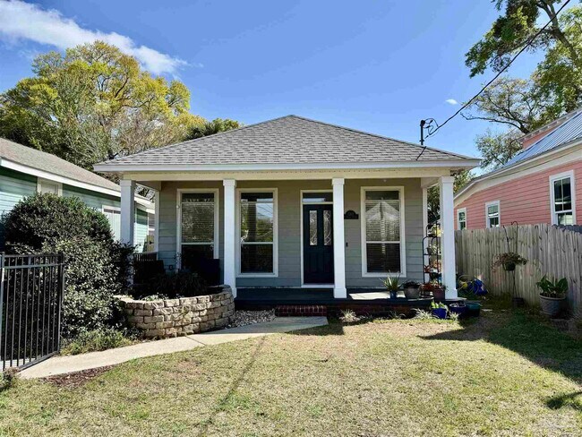 Building Photo - 1313 E Strong St