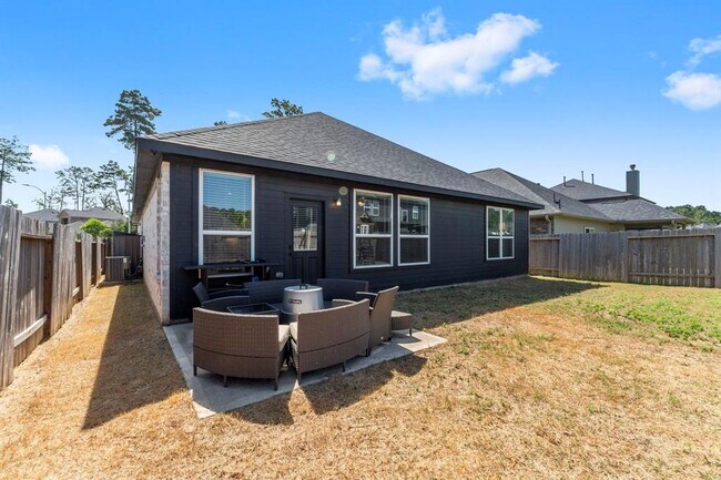 Building Photo - 40560 Goldeneye Pl