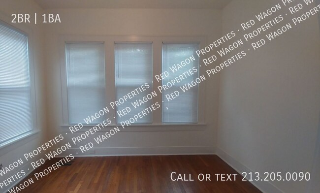 Building Photo - 411 W Mistletoe Ave