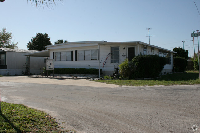 Building Photo - Lake Blue Mobile Home Park