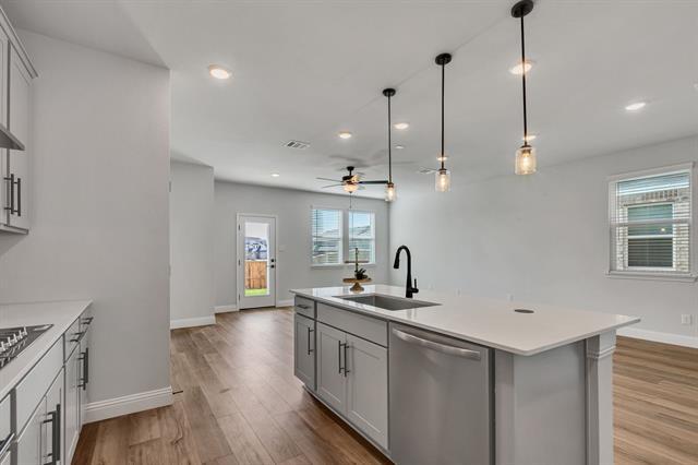 Building Photo - 1718 Zachary Ave