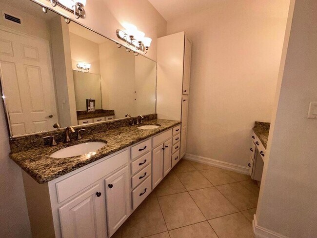 Building Photo - 10320 SW Stephanie Way