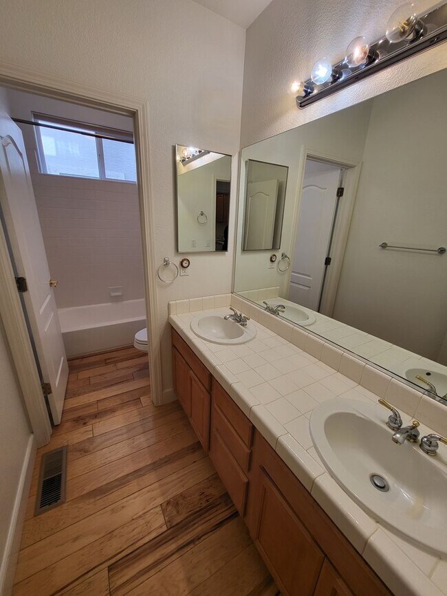Building Photo - 3300 Dog Leg Dr