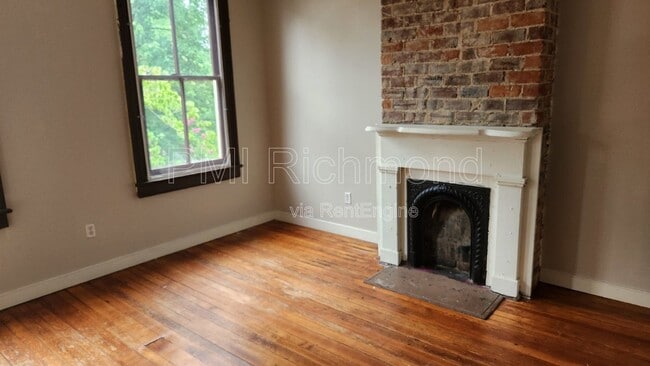 Building Photo - 411 S Laurel St