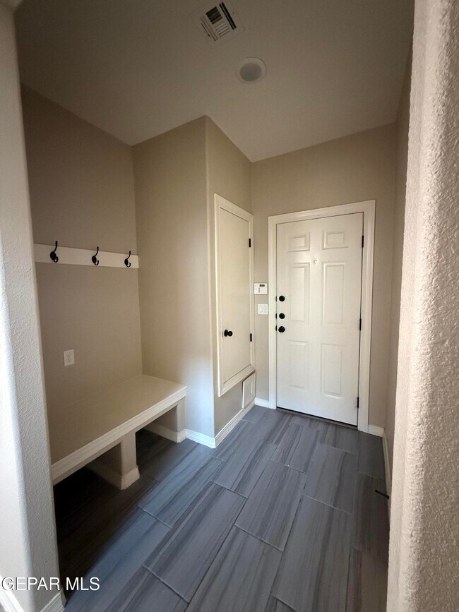 Building Photo - 14655 Pebble Hills Blvd