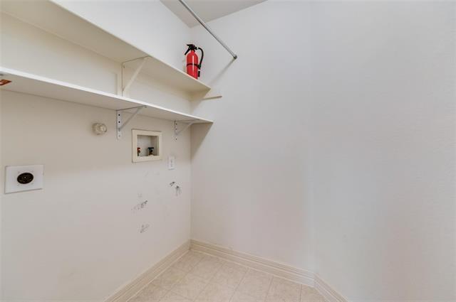 Building Photo - 2903 Holly Ln