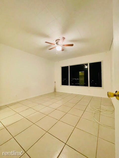 Building Photo - 3 br, 2 bath House - 1101 Crystal Lake Dr ...