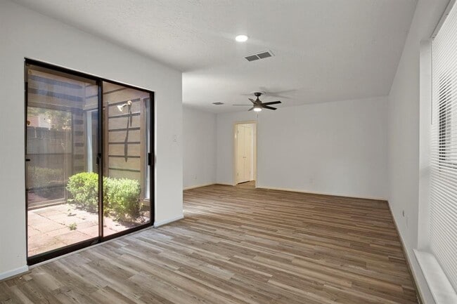 Building Photo - 11115 Kitty Brook Dr