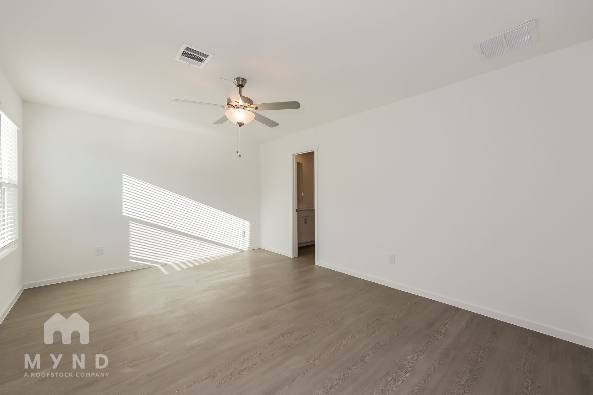 Building Photo - 2708 River Knl Ln