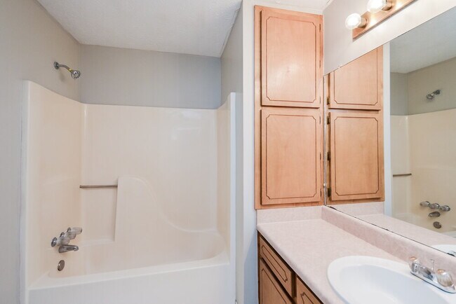 Building Photo - 15 Glenloch Point