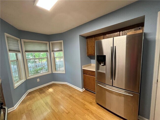 Building Photo - 4161 Riverlook Pkwy SE