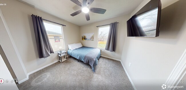 Building Photo - 1917 Sadler St