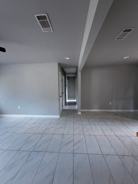 Building Photo - 7118 Melpomene Dr