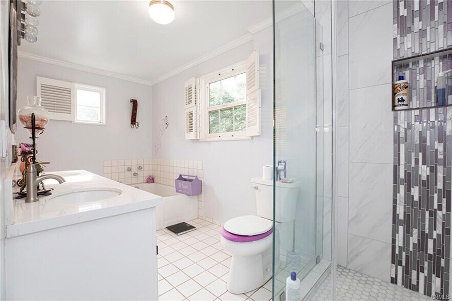 Building Photo - 2313 Hollister Ter