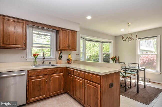 Building Photo - 12489 Sweet Leaf Terrace