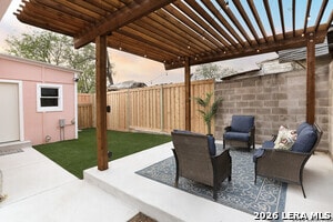 Building Photo - 325 Montana St